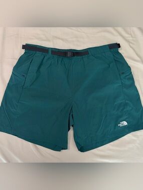 The North Face - Men’s XL Shorts
